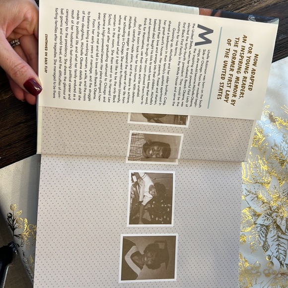 Becoming Michelle Obama Book - Picture 4 of 6